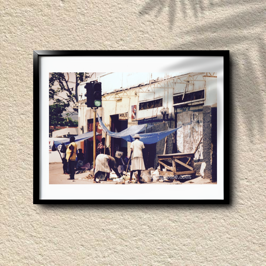 Market Hustle – Sidewalk Selling